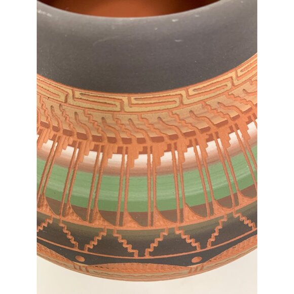 VTG Handcrafted Native American Pottery Vase Billy Dennison Navajo 96 8486 - Picture 7 of 9